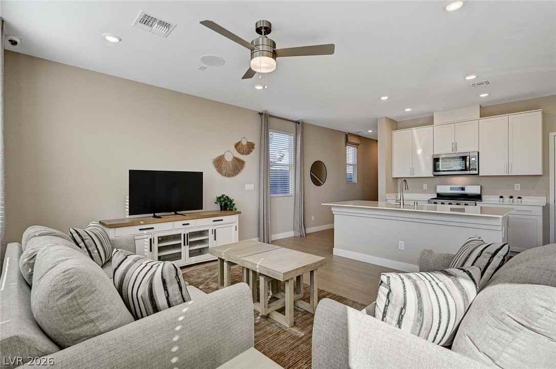 10029 Luna River Ave - Photo 6 of 29