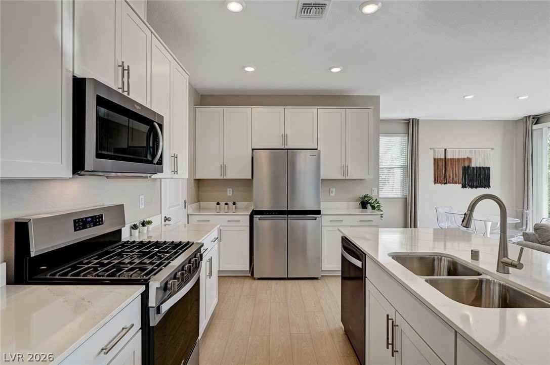 10029 Luna River Ave - Photo 7 of 29