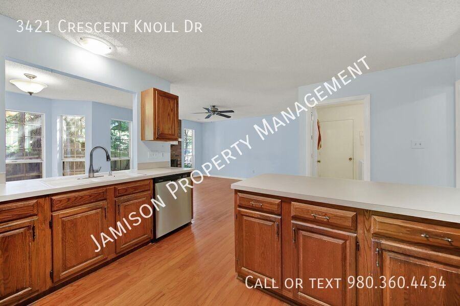 3421 Crescent Knoll Dr - Photo 6 of 32