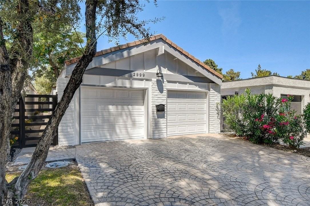 2999 Bel Air Dr - Photo 3 of 50