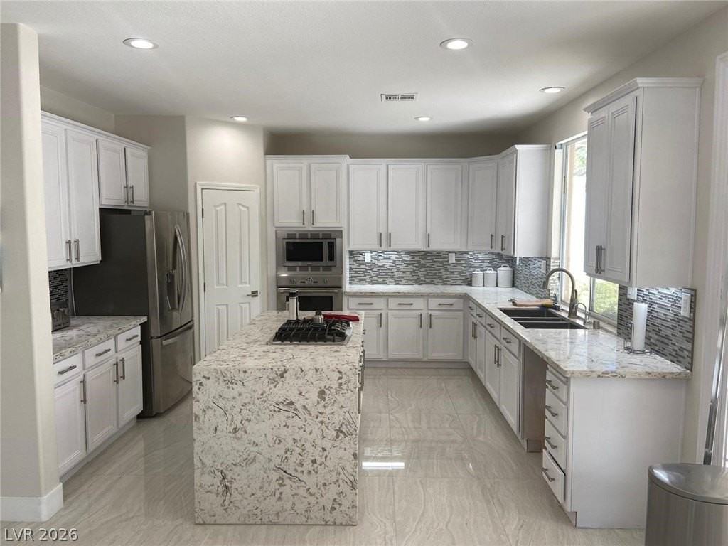 385 Glenridding St - Photo 4 of 32