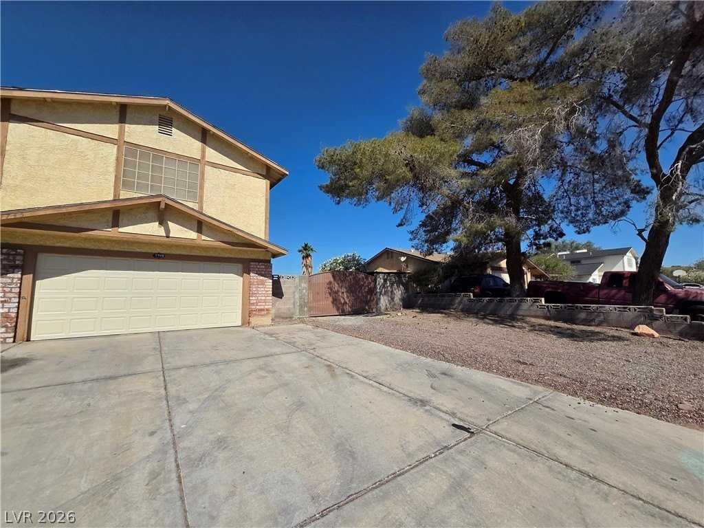 1745 Mount Hood St #NA - Photo 3 of 50