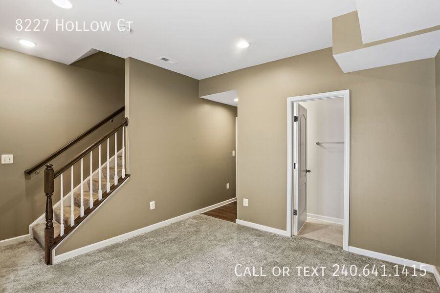 8227 Hollow Ct - Photo 4 of 36