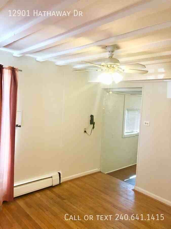 12901 Hathaway Dr - Photo 5 of 26