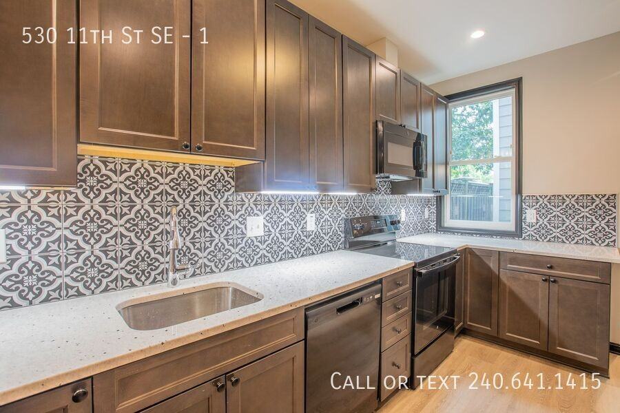 530 11th St Se #1 - Photo 5 of 25
