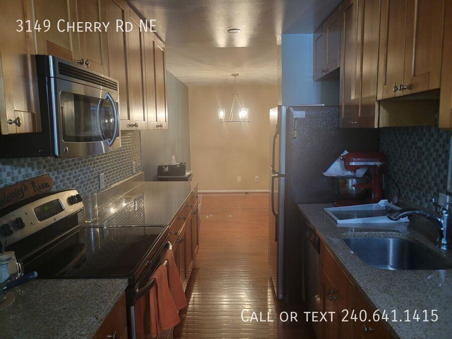 3149 Cherry Rd Ne - Photo 3 of 18