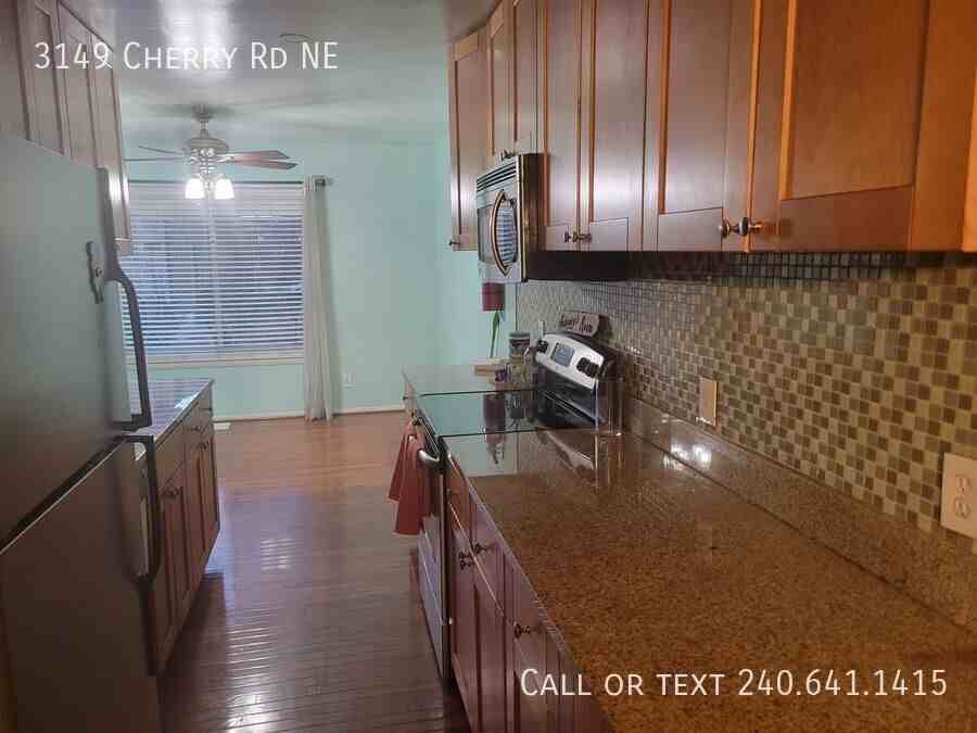3149 Cherry Rd Ne - Photo 4 of 18