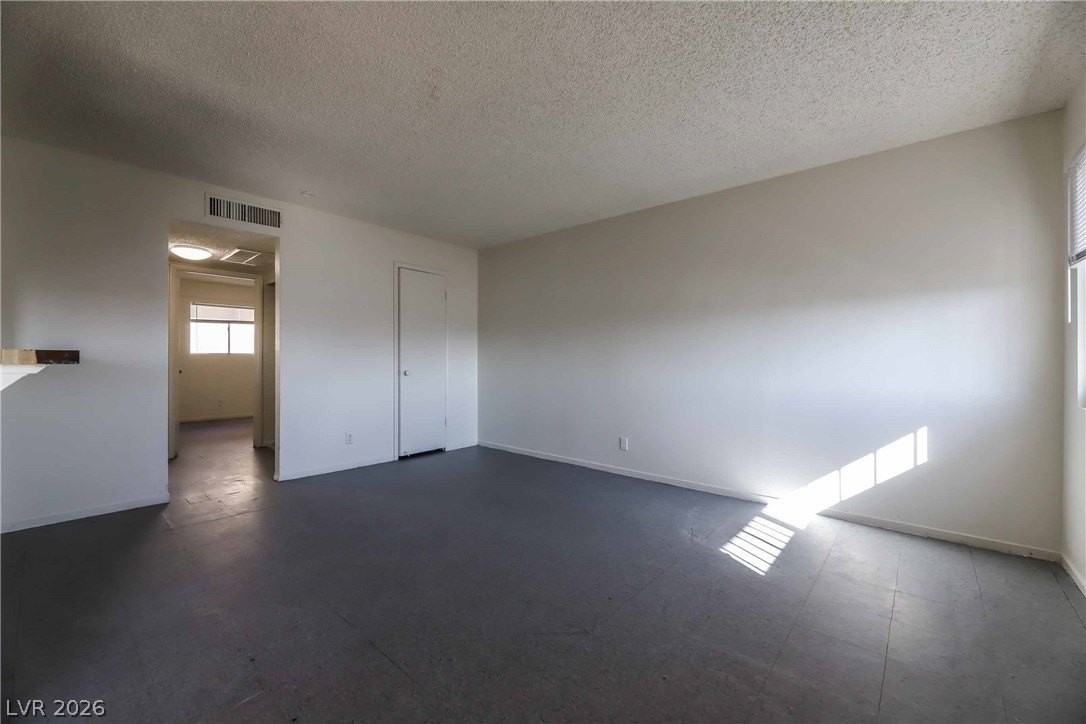 1404 E Mesquite Ave #8 - Photo 2 of 21