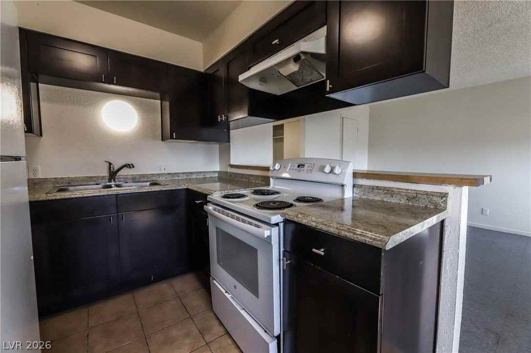 1404 E Mesquite Ave #8 - Photo 4 of 21