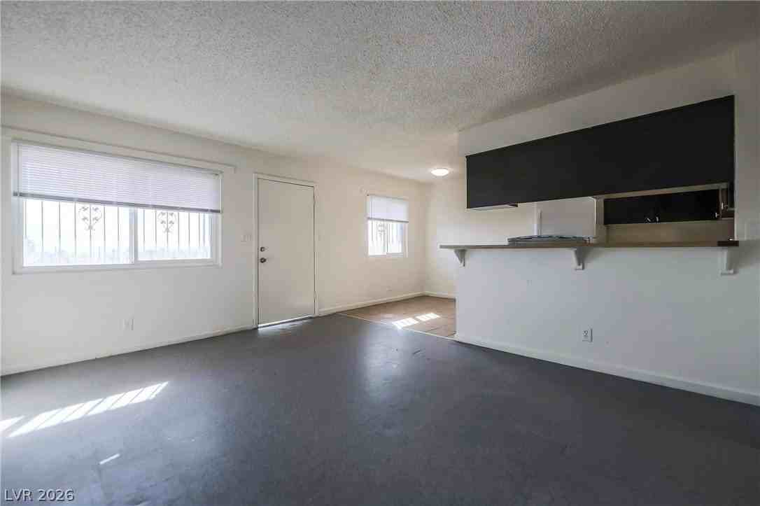 1404 E Mesquite Ave #8 - Photo 7 of 21