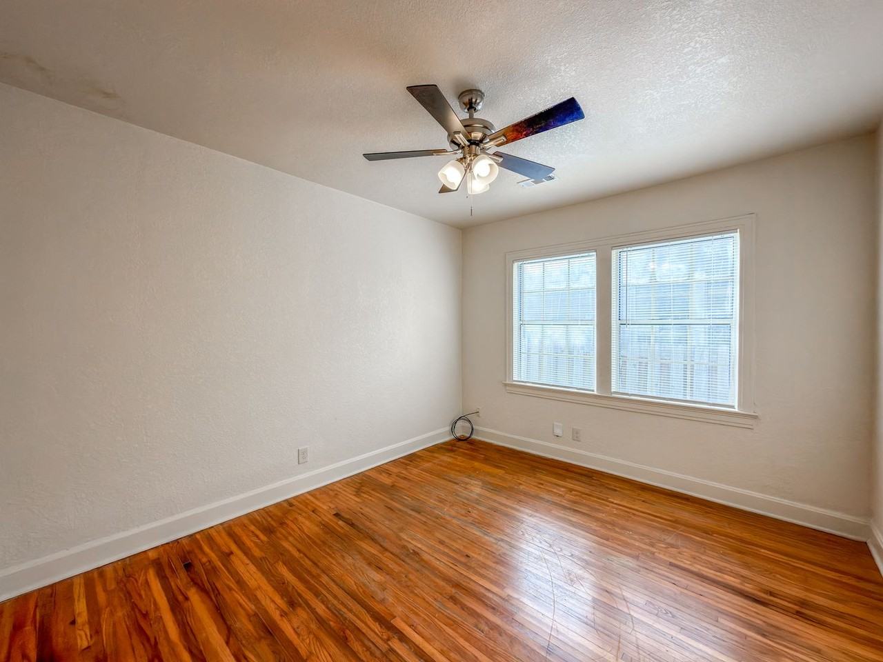 1009 S 25th St - Photo 7 of 15