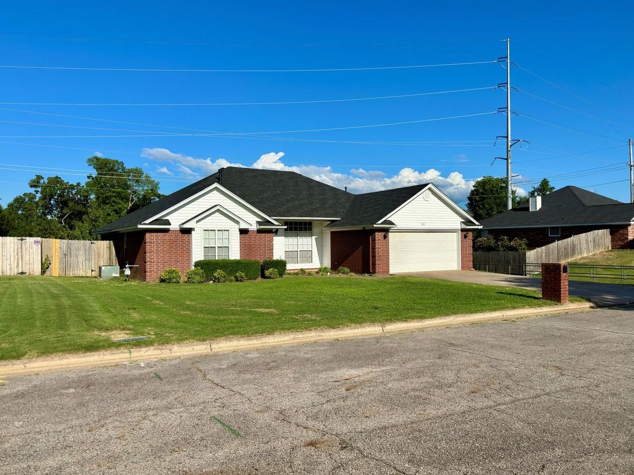 2713 S 87th Dr - Photo 2 of 24