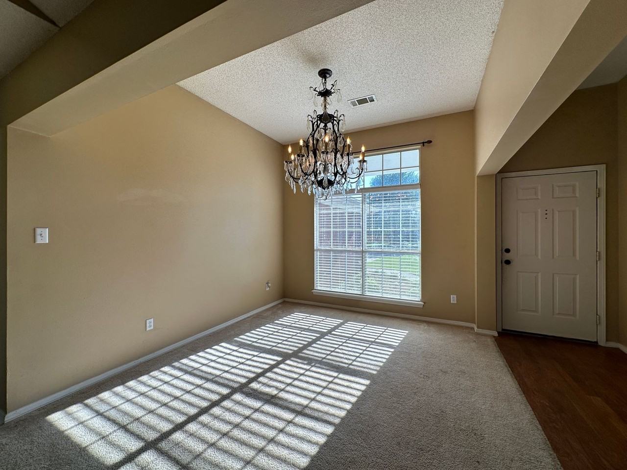 2713 S 87th Dr - Photo 4 of 24