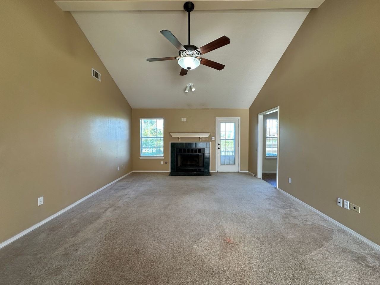 2713 S 87th Dr - Photo 6 of 24