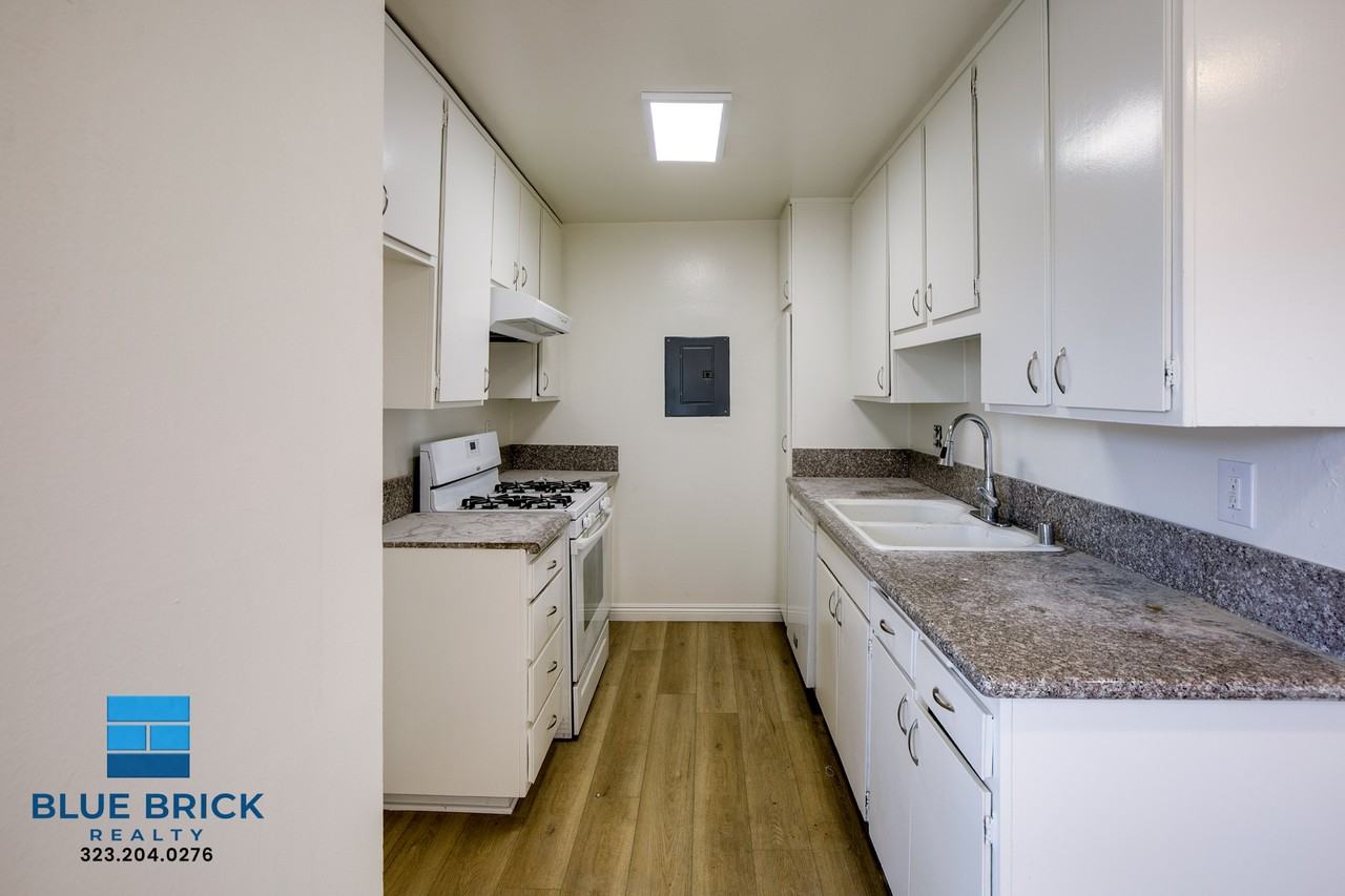 5452 Corteen Pl #18 - Photo 2 of 22