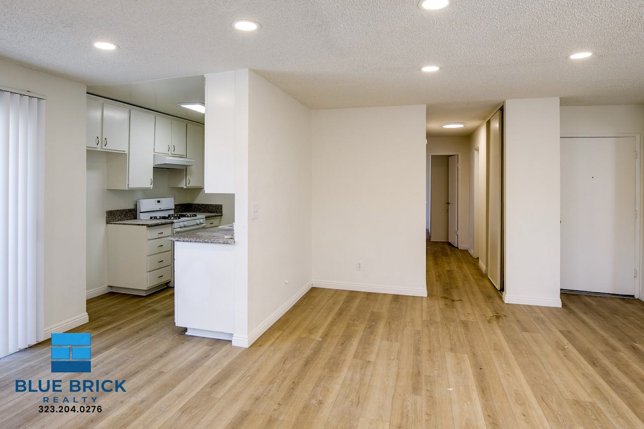 5452 Corteen Pl #18 - Photo 4 of 22