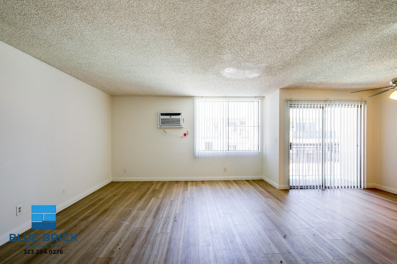 5452 Corteen Pl #26 - Photo 4 of 19