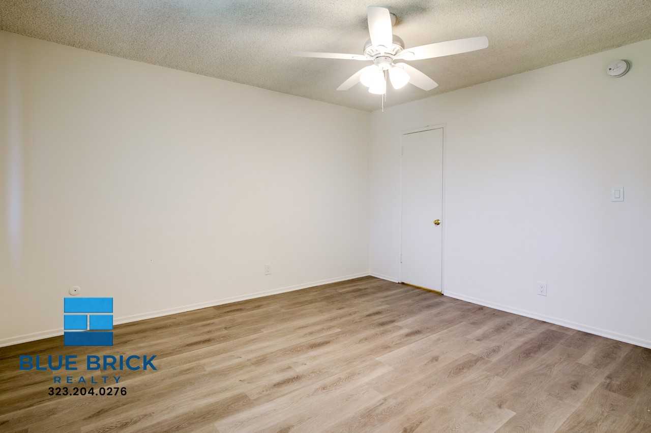 17834 Burbank Blvd #211 - Photo 7 of 19