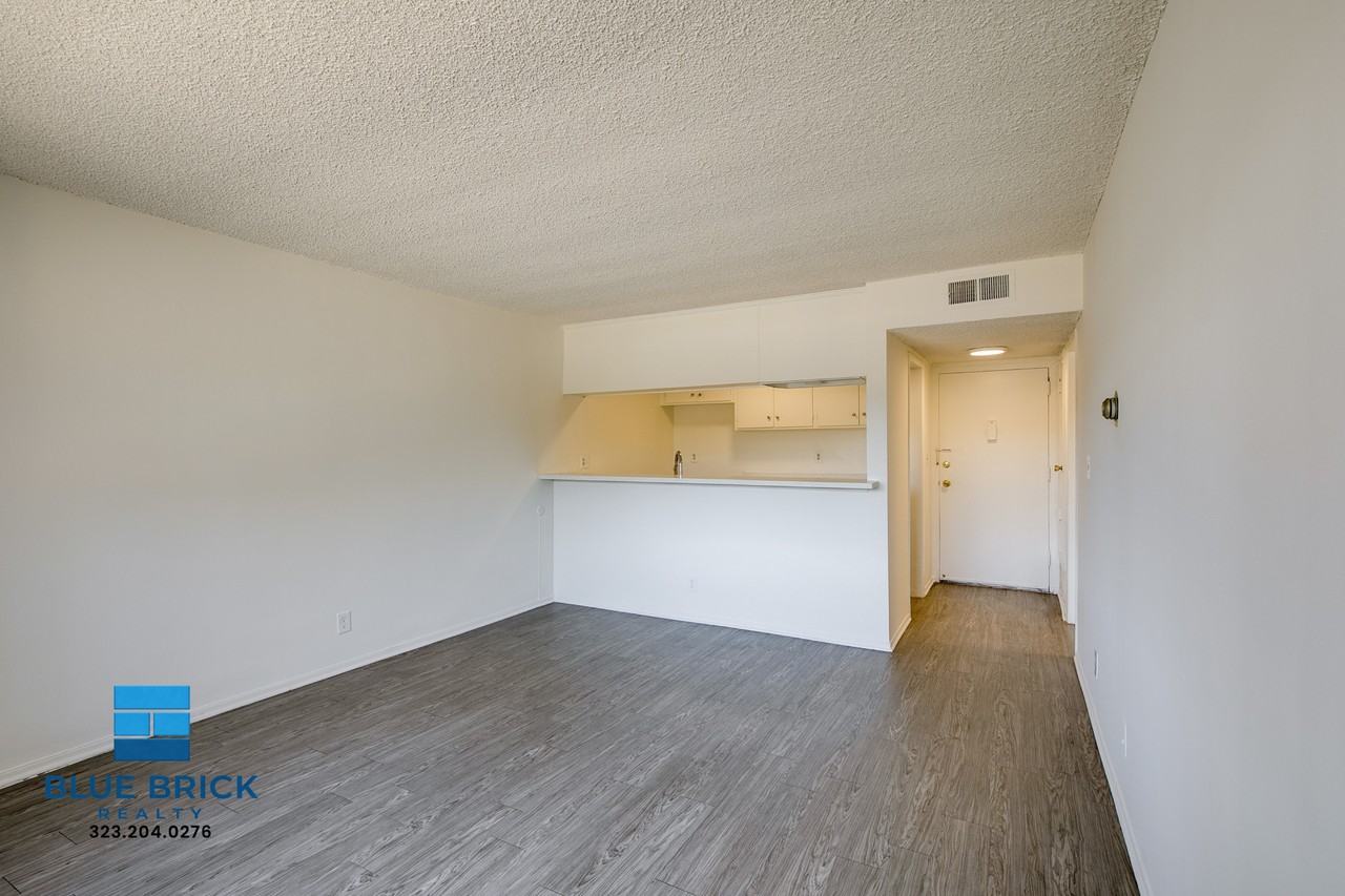 17834 Burbank Blvd #217 - Photo 5 of 16