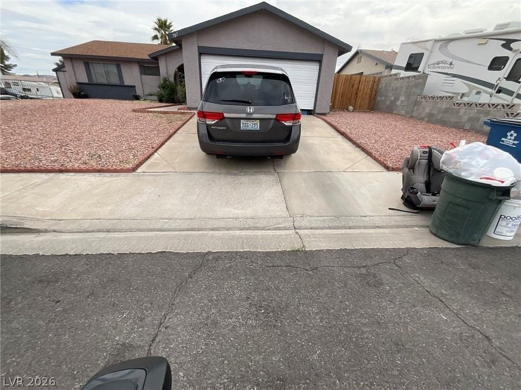 707 Honeybee Ct - Photo 2 of 8