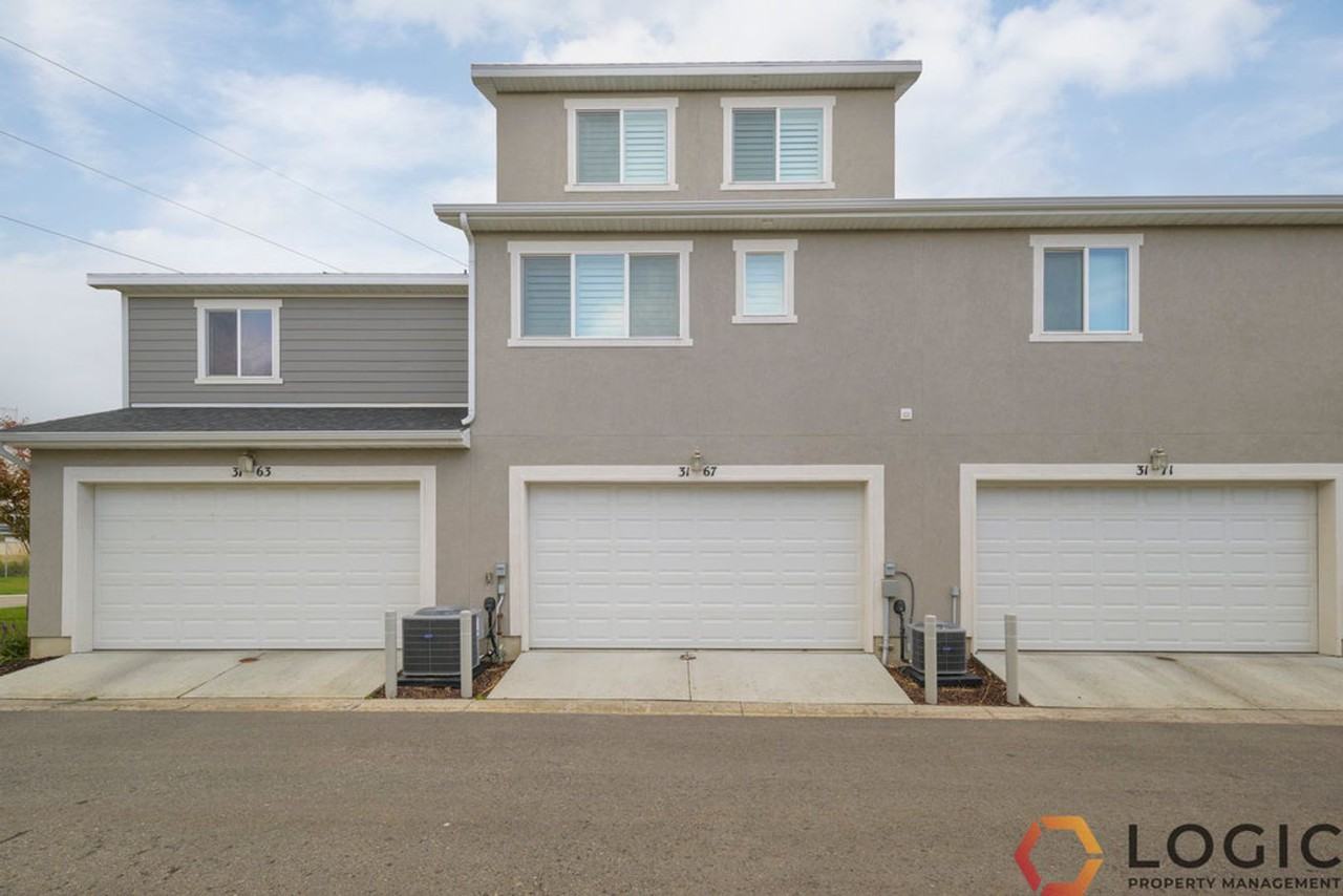 3167 W 3725 S - Photo 2 of 18