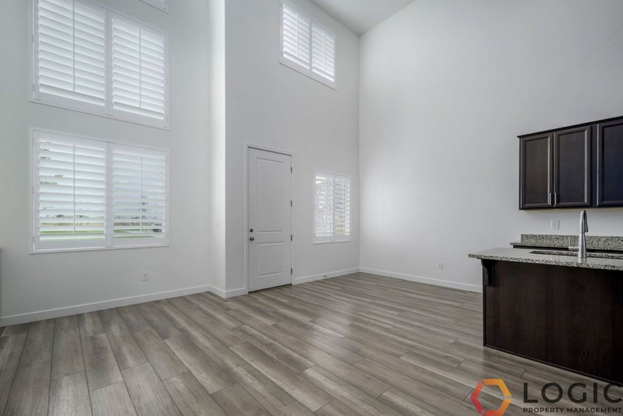 3167 W 3725 S - Photo 3 of 18