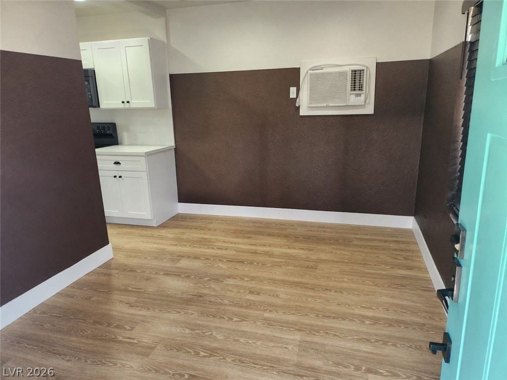 1065A Franklin Ave - Photo 6 of 11