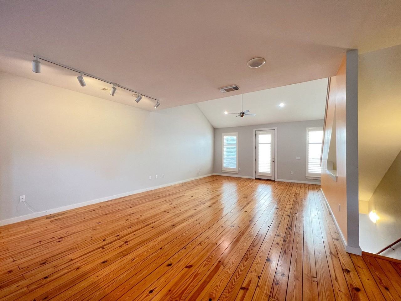 1205 Kinney Ave #1205 - Photo 4 of 25