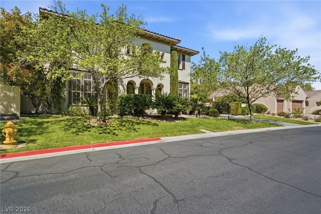 1409 Chambolle Ct - Photo 5 of 50