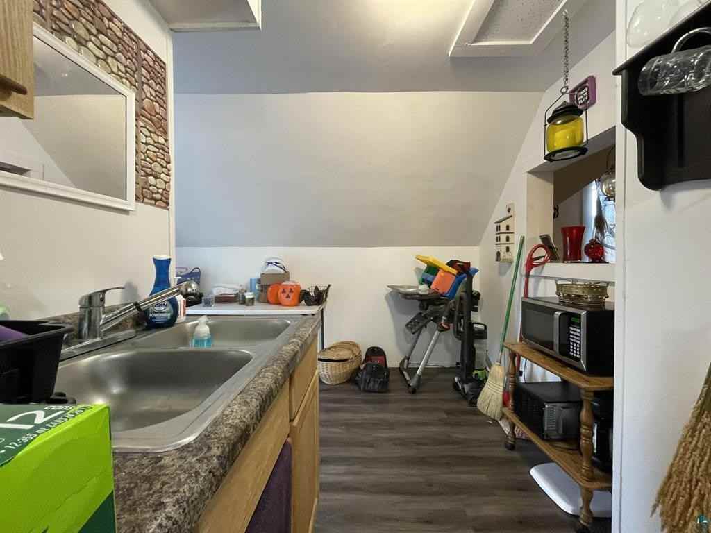 605 Ellis Ave #2 - Photo 5 of 10