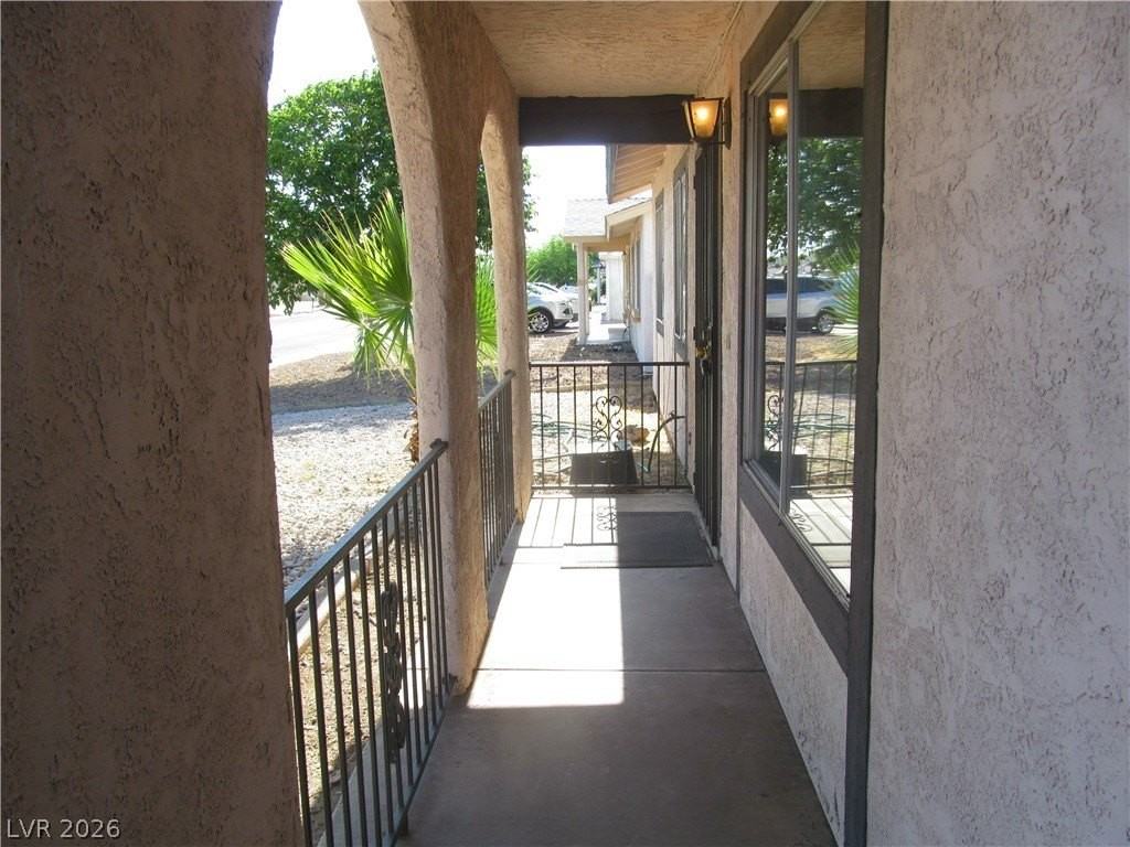 537 Longtree Ave - Photo 3 of 31