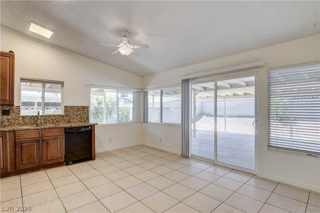 2085 Wagonwheel Ave - Photo 3 of 15