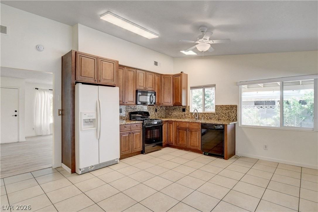 2085 Wagonwheel Ave - Photo 4 of 15