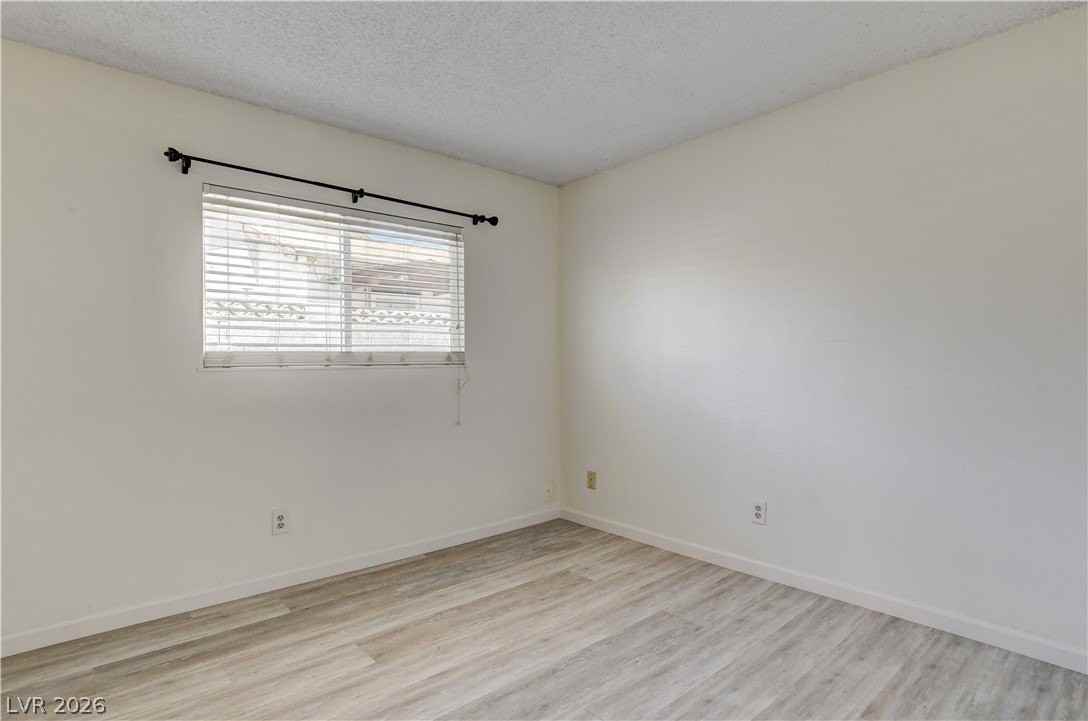 2085 Wagonwheel Ave - Photo 7 of 15