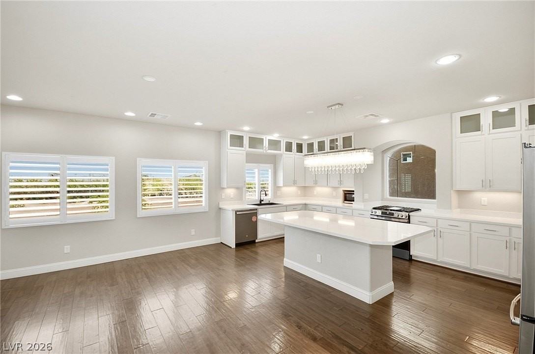 5908 Iris Vineyards Ave - Photo 7 of 37