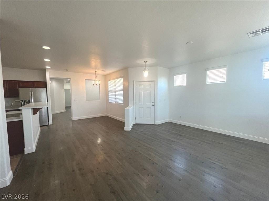1080 Aspen Cliff Dr - Photo 4 of 49