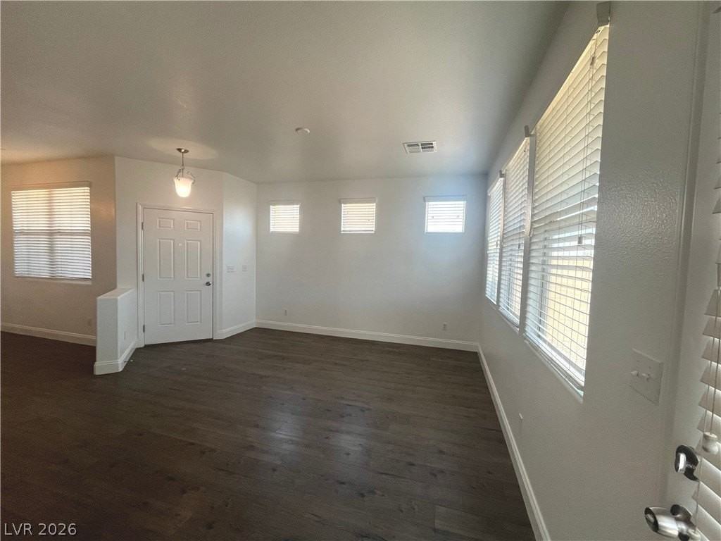 1080 Aspen Cliff Dr - Photo 6 of 49