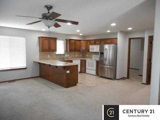 6125 Elm St - Photo 2 of 10