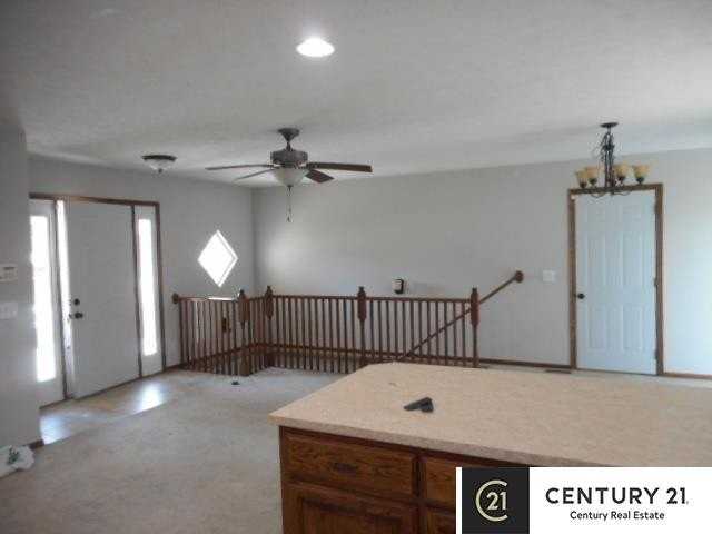 6125 Elm St - Photo 3 of 10