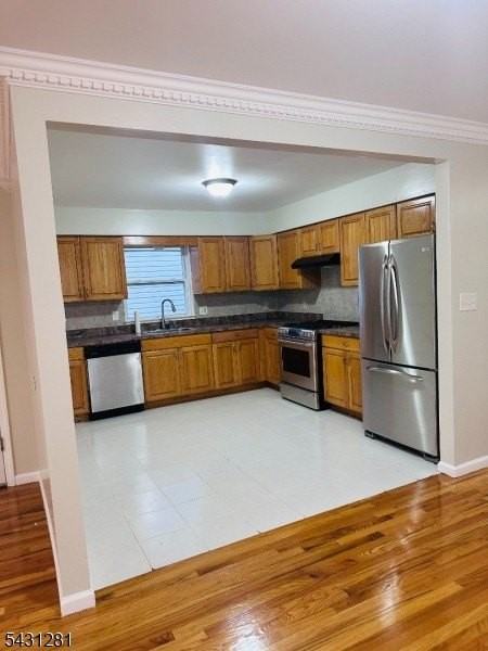 43 Crane St #2 - Photo 3 of 17