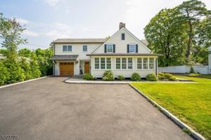 featured image of 923 Central Ave