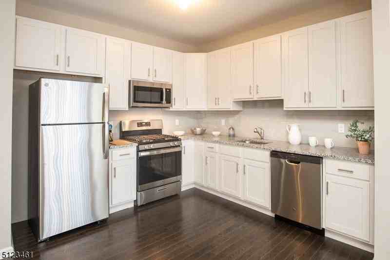 112 Arlene Ct - Photo 3 of 25