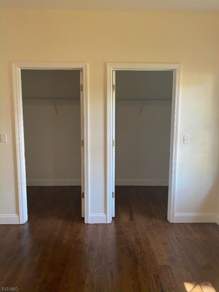 139 Washington Ave #2 - Photo 6 of 8