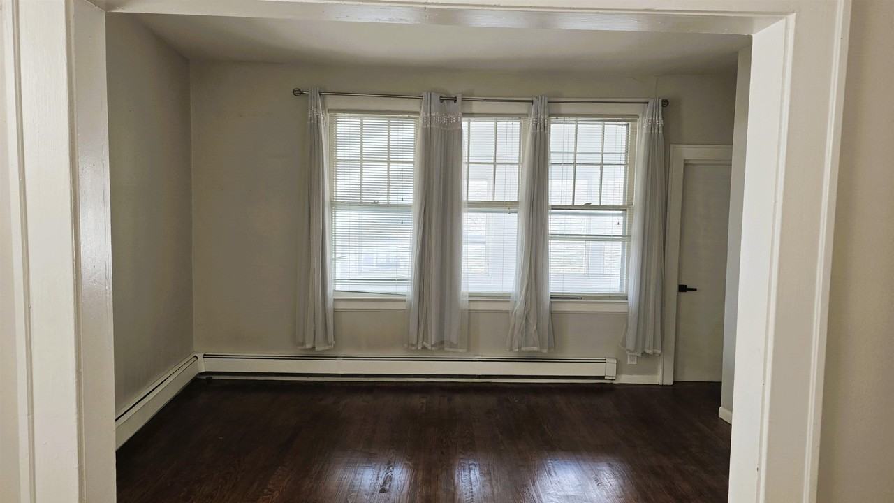 143 Main St #2 - Photo 3 of 18