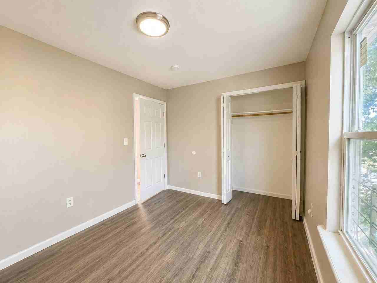 242 Rosa Parks Blvd - Photo 2 of 6