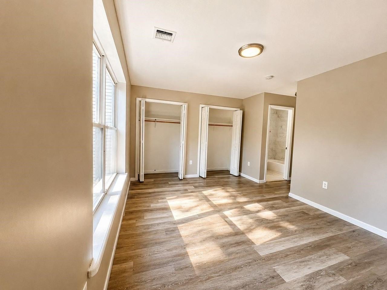 242 Rosa Parks Blvd - Photo 4 of 6