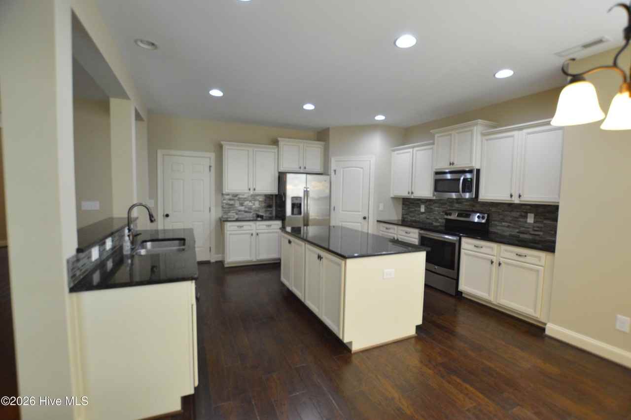 309 Belvedere Dr - Photo 7 of 31