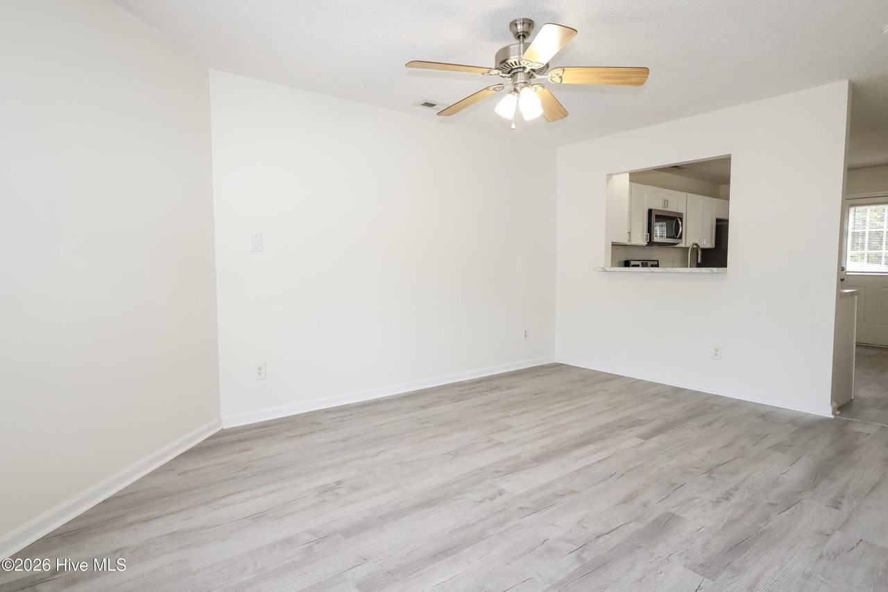 209 Mesa Ln - Photo 3 of 14
