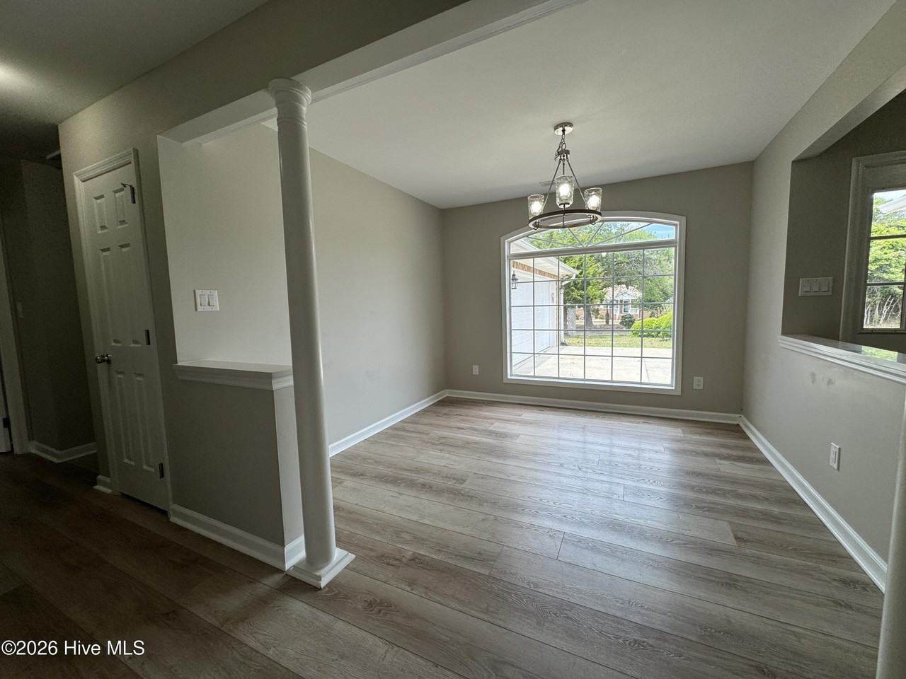 301 Pine Knoll Cir - Photo 6 of 23