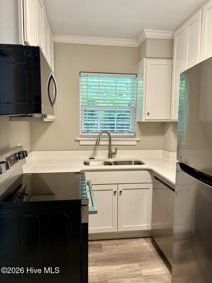 2846 Walton Way #7 - Photo 3 of 25
